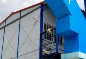 安裝監(jiān)控攝像頭